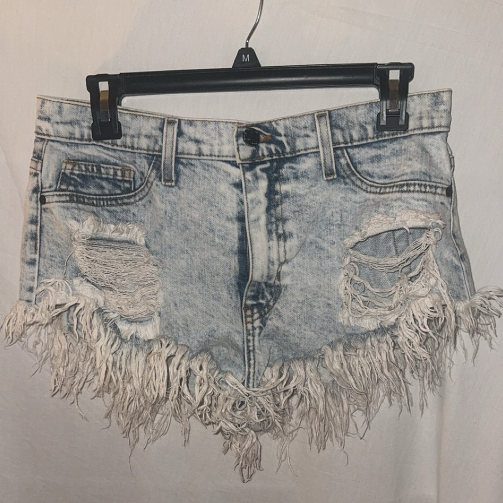 Super cute Jean shorts with rips